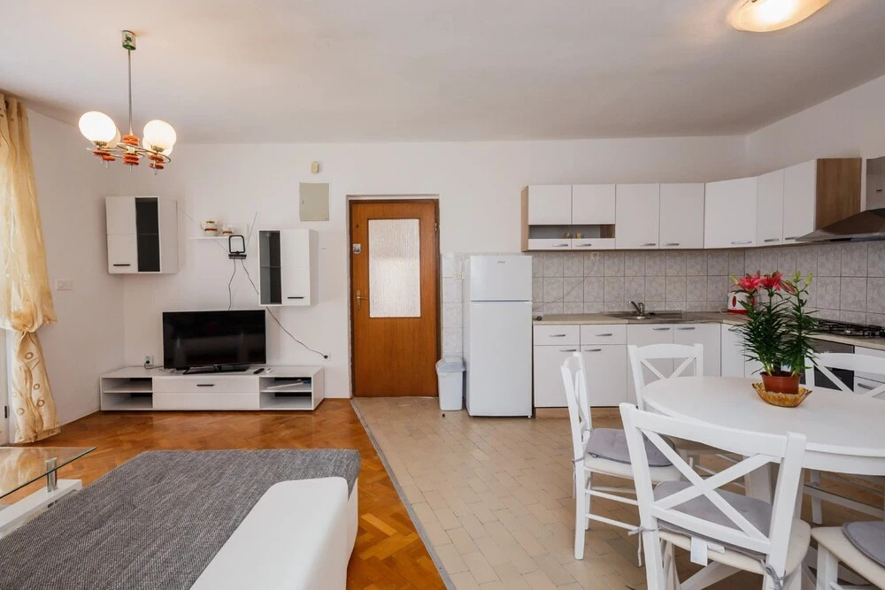 A1 - apt w. the sea View, two Terraces and Garden