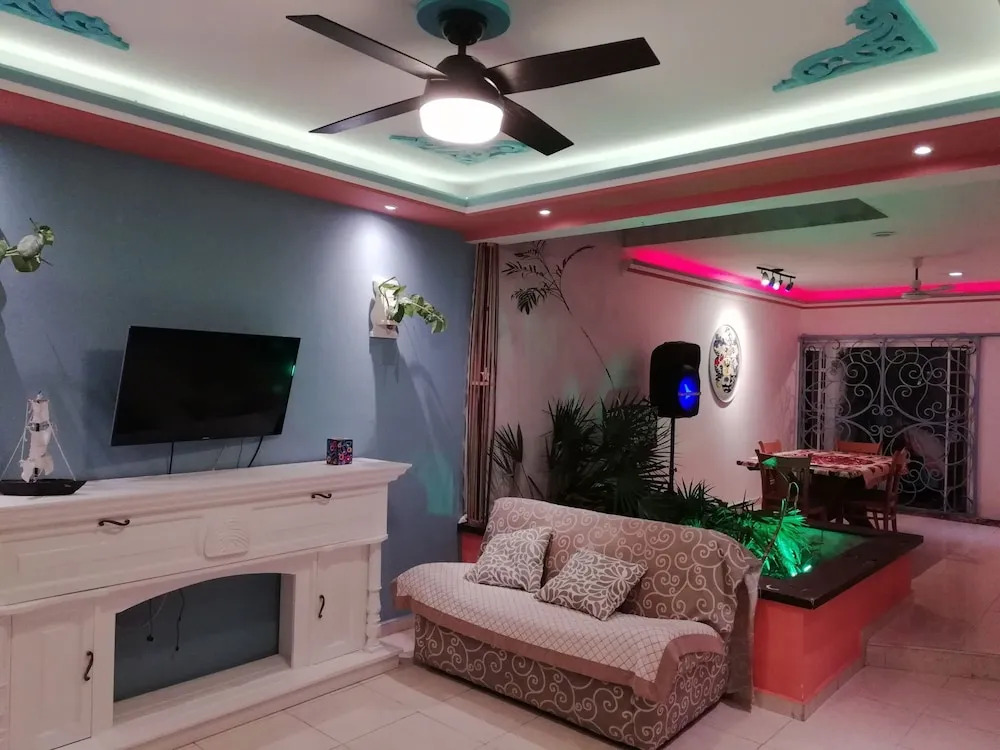 Whole House To Your Self Now Swimming Pool
