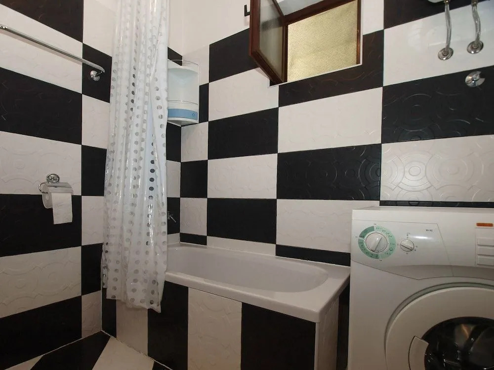 Apartment 949