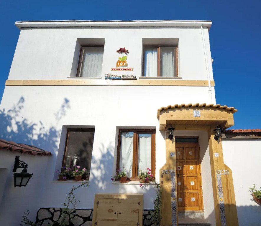 Ion Family Home - Apart Hotel