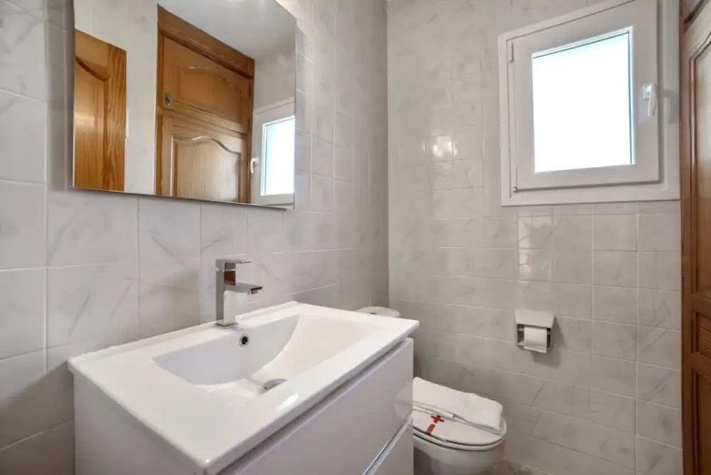 Villa - 4 Bedrooms with Pool and WiFi - 104984