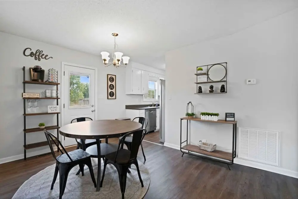 Charming House Close to Fort Campbell and Casino