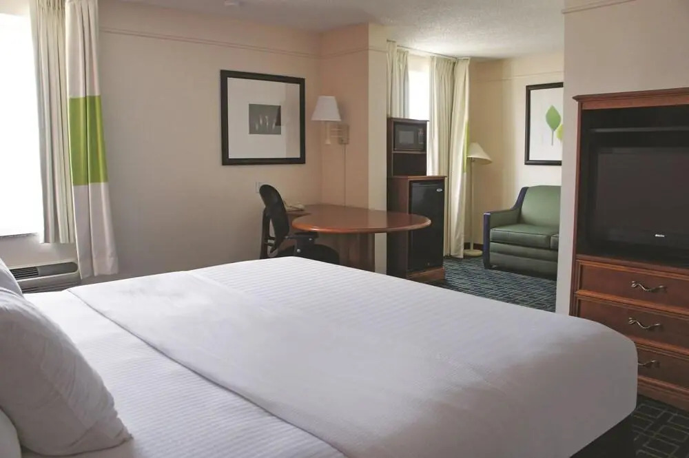 La Quinta Inn & Suites By Wyndham Tulsa Central