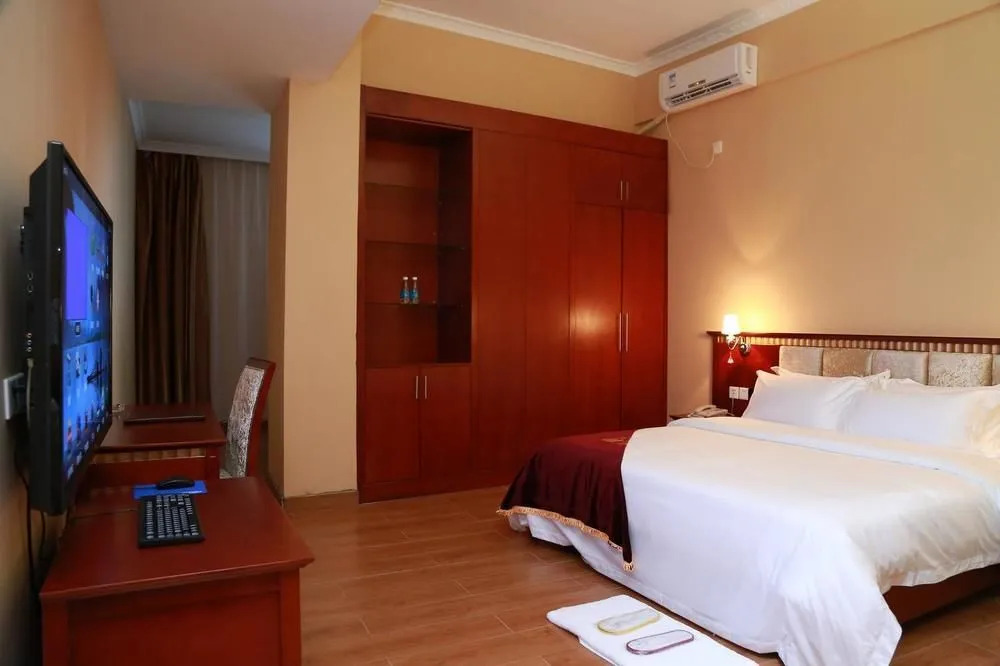 Longhui Hotel