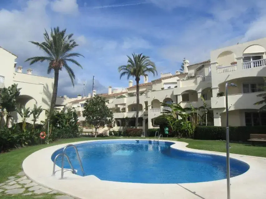 Apartment near Puerto Banus
