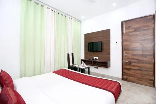 Starlet Prime by OYO Rooms