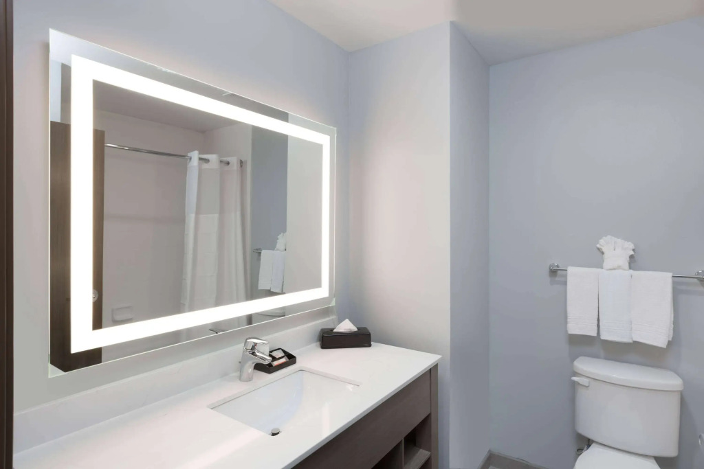 Days Inn & Suites by Wyndham Houston NW Cypress
