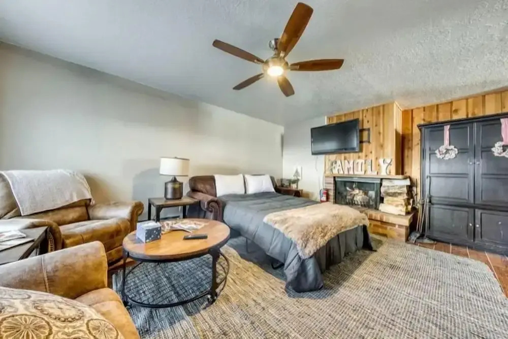Spacious 2BR, 2BA for 6- Kristi