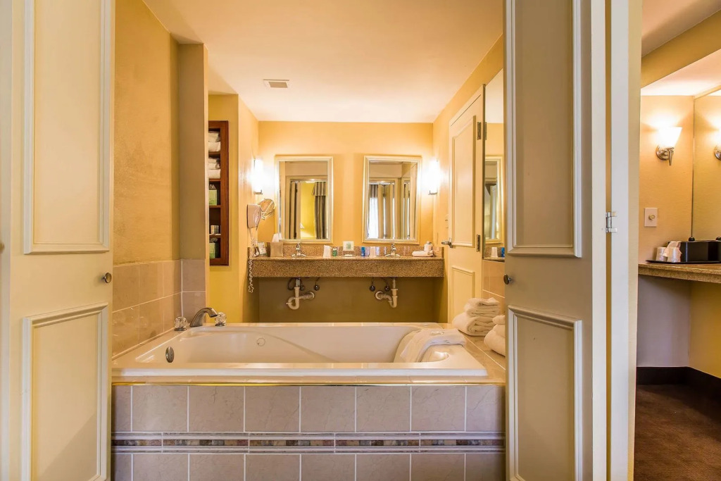 Hamden Hotel and Suites – Hamden New Haven