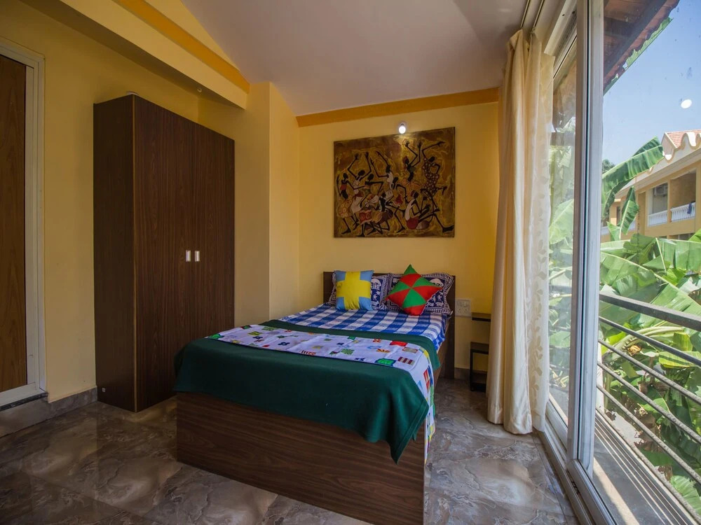 OYO 13048 Home Studio Siolim