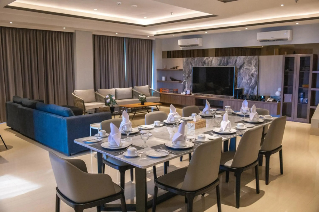 Rogers Hotel Manado