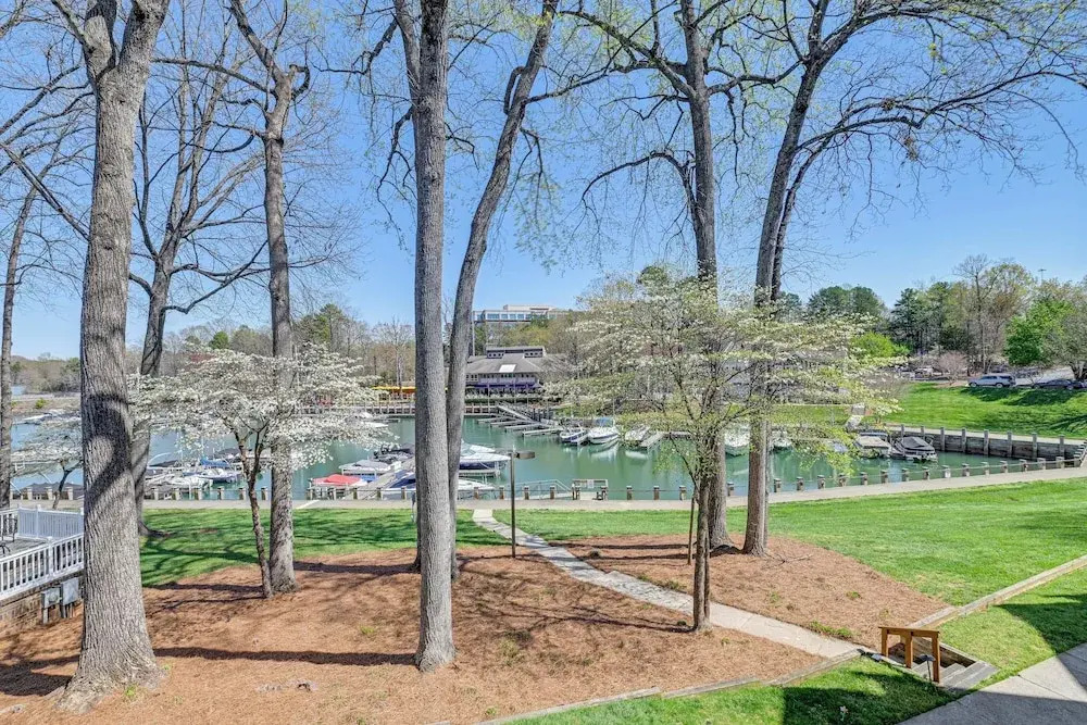 Waterfront Lake Norman Retreat w/ Balcony