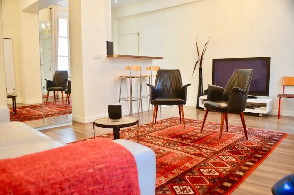 1 Bedroom Flat In Central Marais