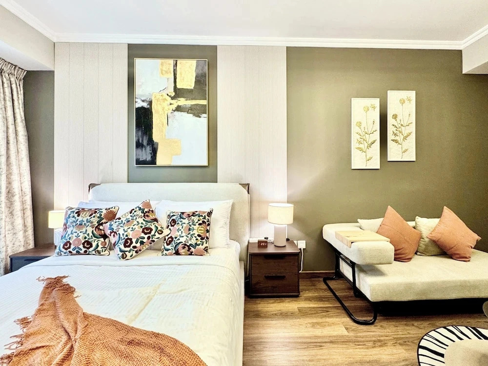 Cosmos Living Premier Studio Near Metro