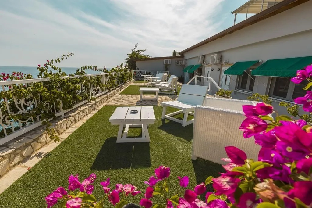 Folie Marine Hotel & Beach Club
