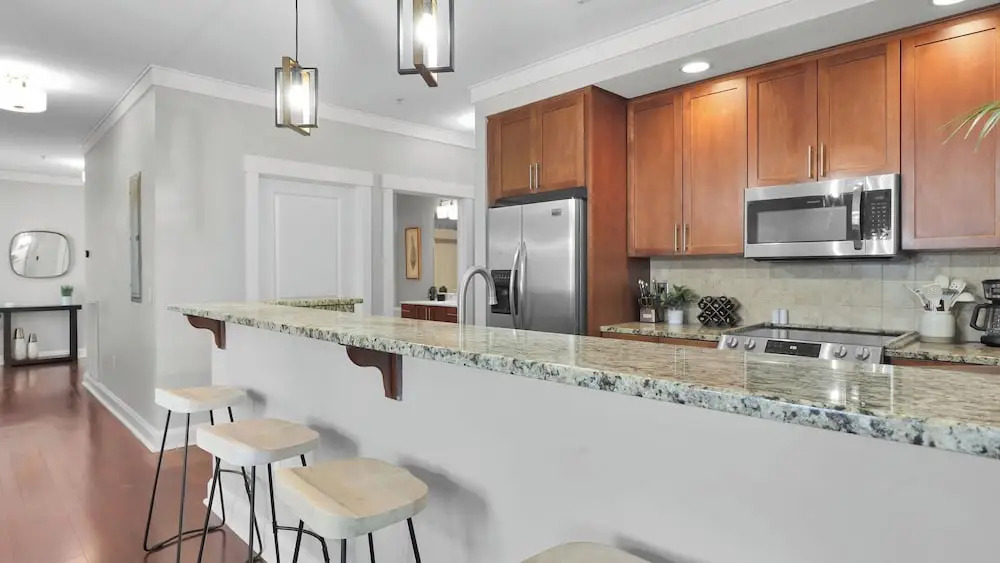 Walkable Historic District Stay 2 Units, Sleeps 14 The Juliette by Avantstay