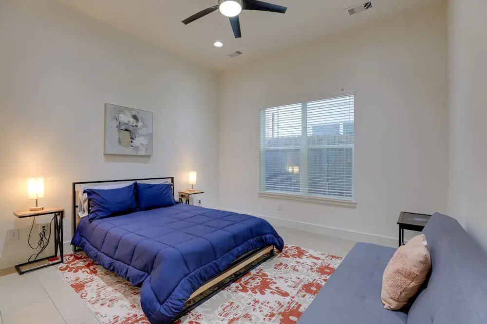 3-story Home Near NRG Stadium, Museums & Nightlife