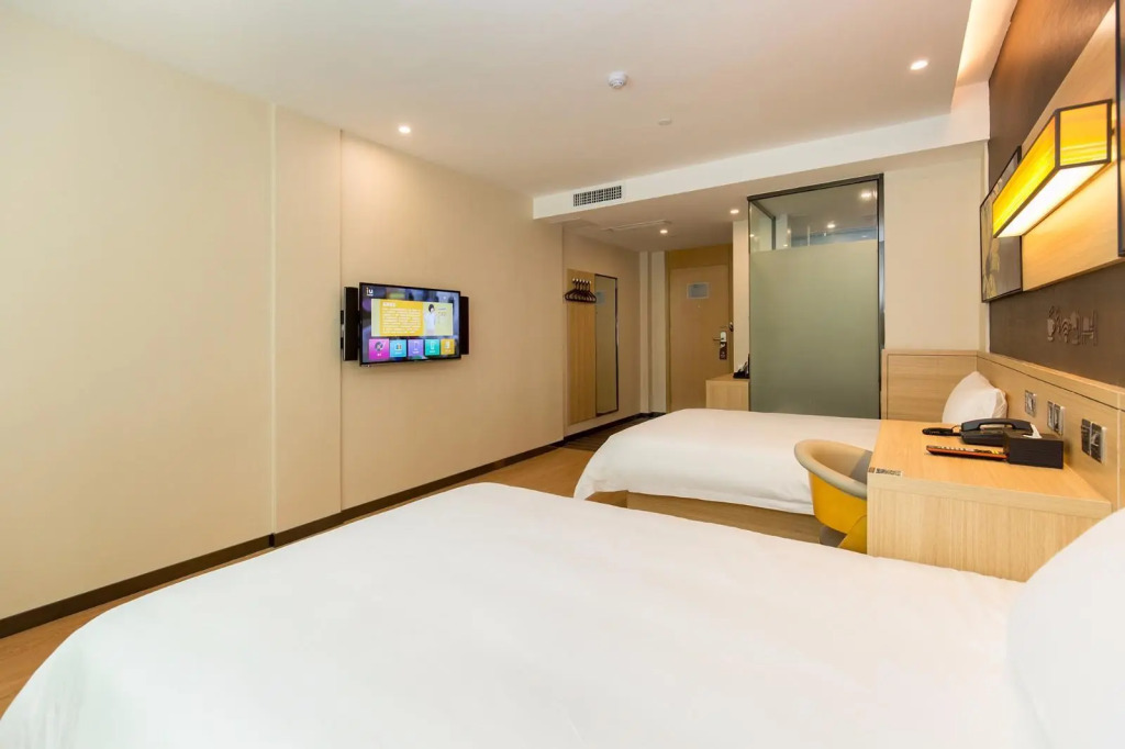 Ibis Styles Changsha Railway Station Metro Station