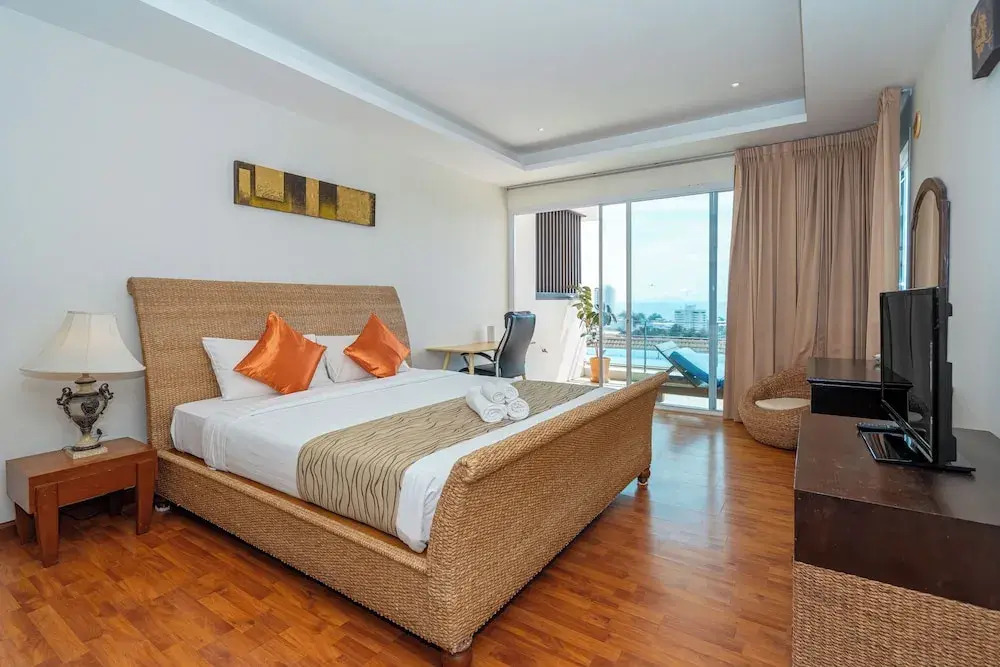Hillside Seaview Residence, Karon