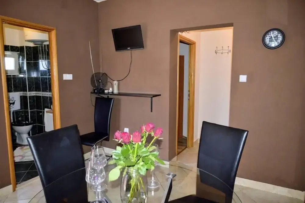 Lovely 2-bed Apartment in Vinisce, Close to Beach