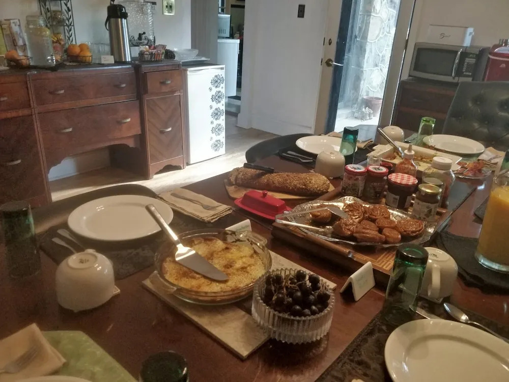 Maurrocks - A Pocono Mountains B&B