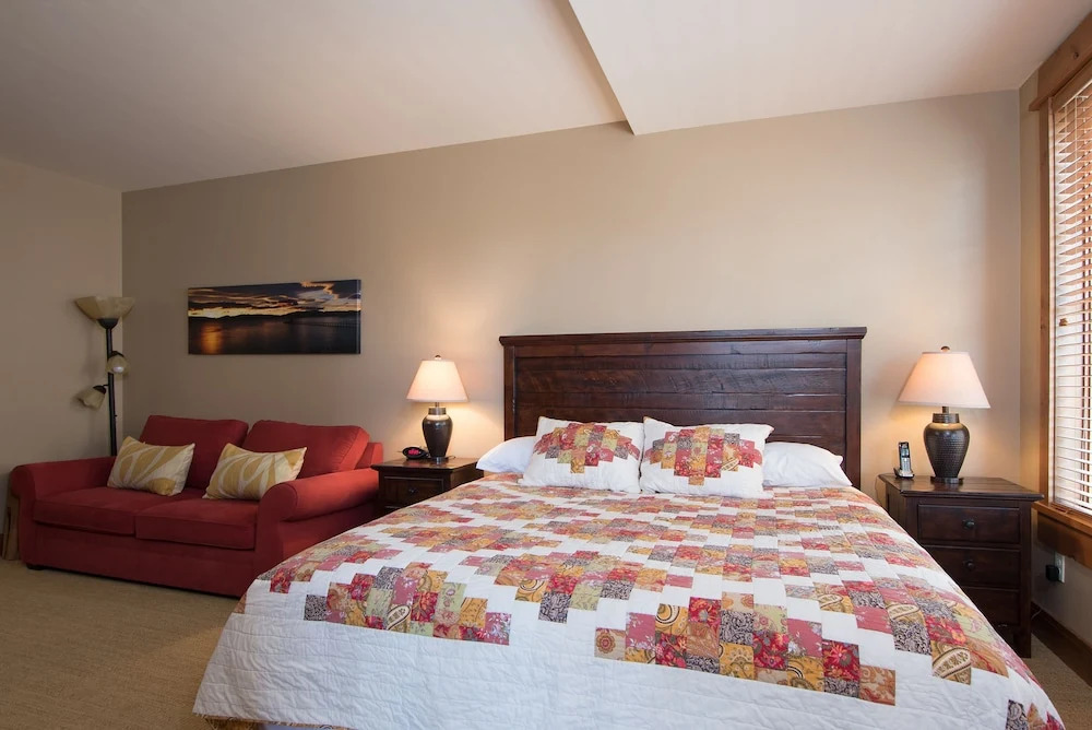 Catamount Condo #306 2 Bedrooms 2.5 Bathrooms Condo
