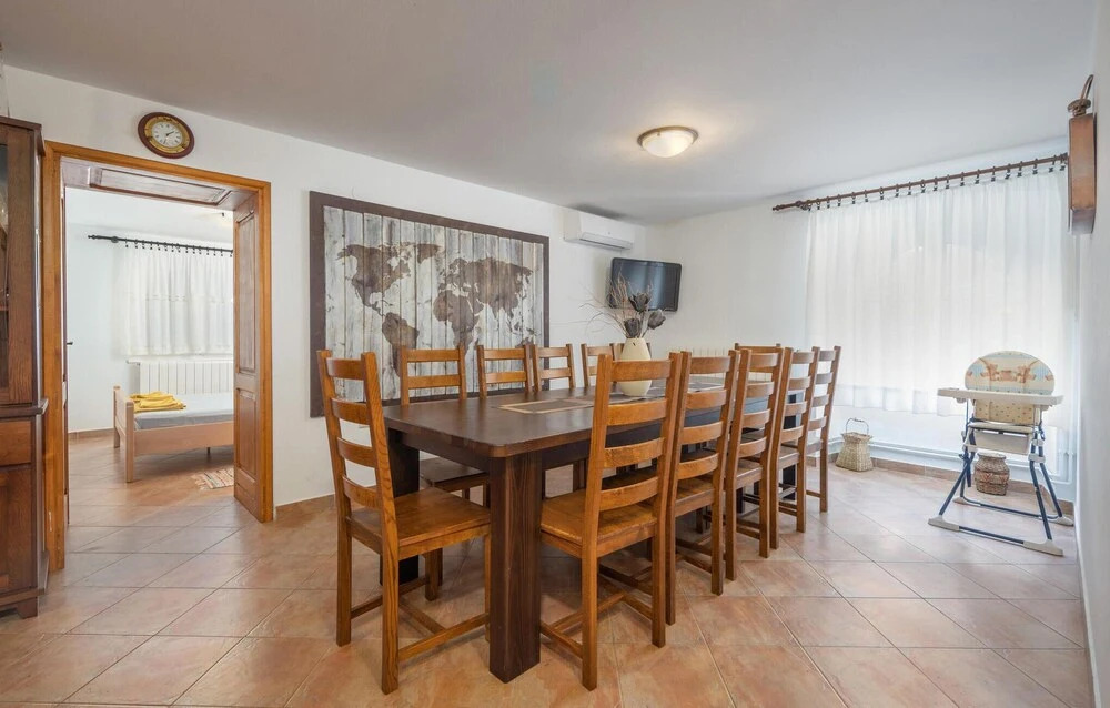 Stunning Home in Sveti Anton With Wifi and 4 Bedrooms