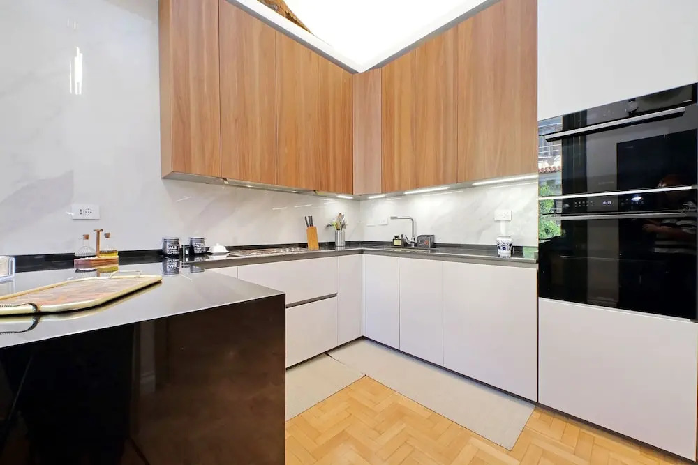 Rare Large and Elegant Rome Apartment in Prati Neighborhood Perfect for Families or Friends