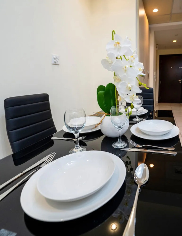 Tanin - Luxurious and Contemporary Studio in JLT Cluster R