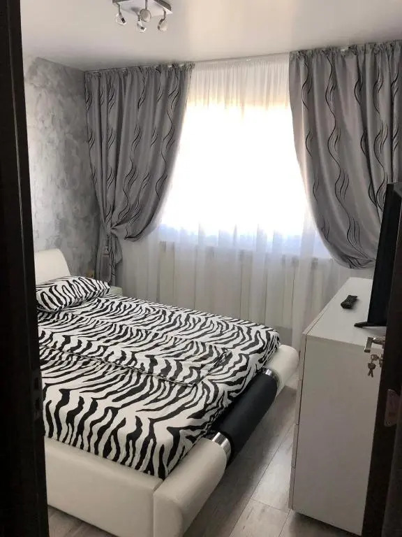 White & Silver Luxury Suite Craiova