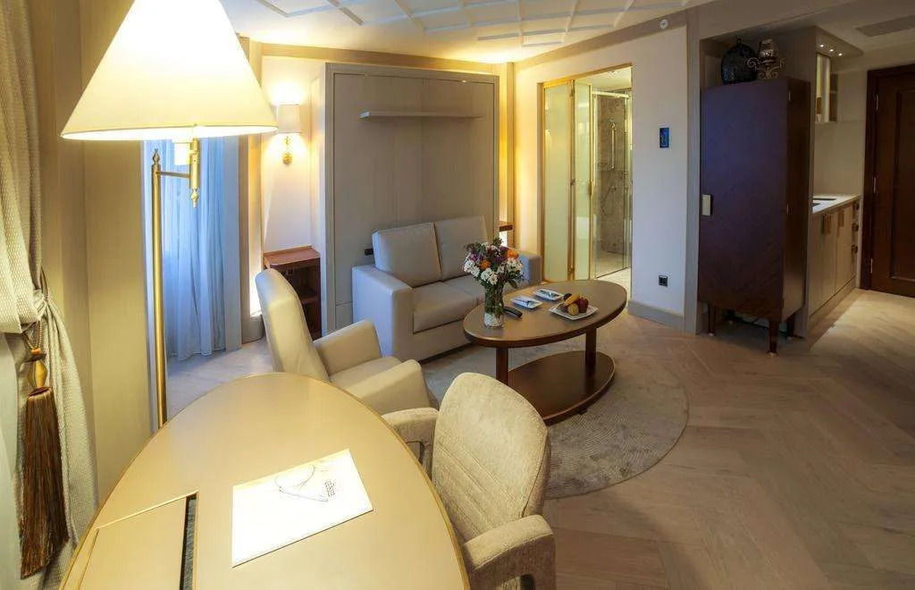 Mega Residence Hotel
