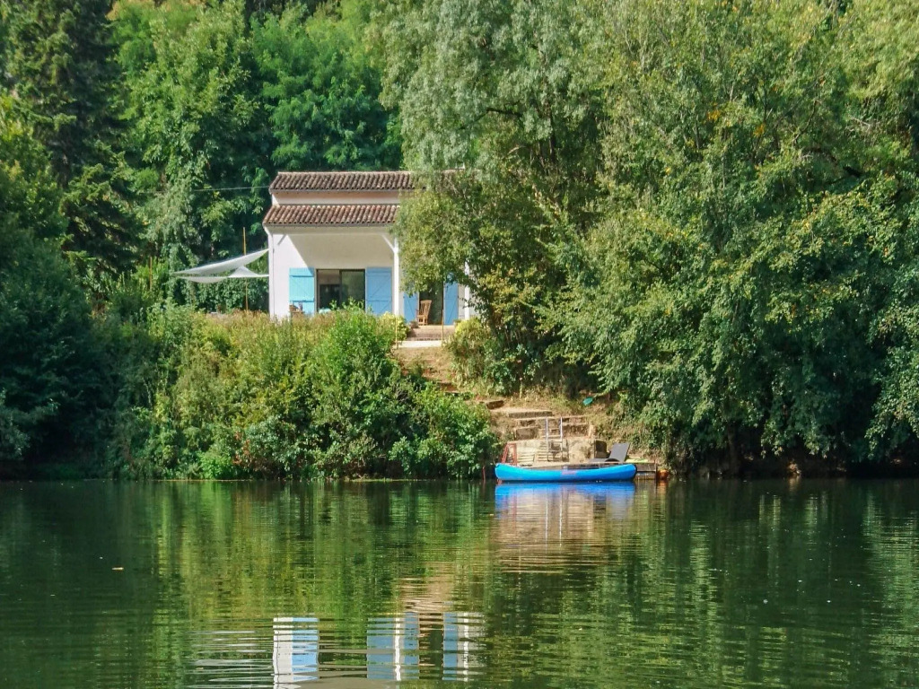 Villa in Bruniquel by Aveyron River