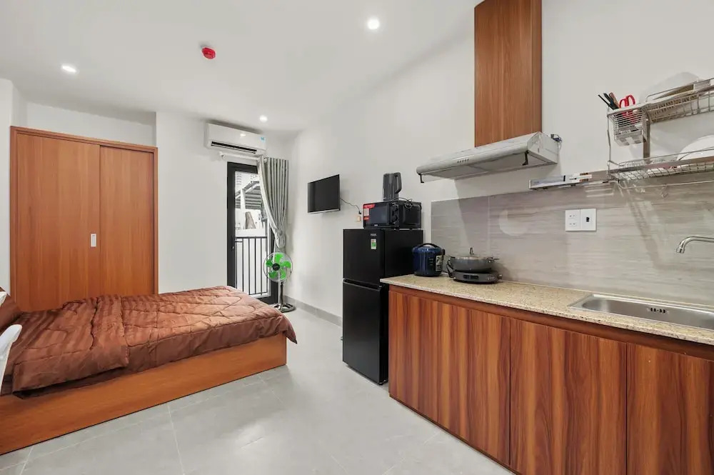 Saluton House
