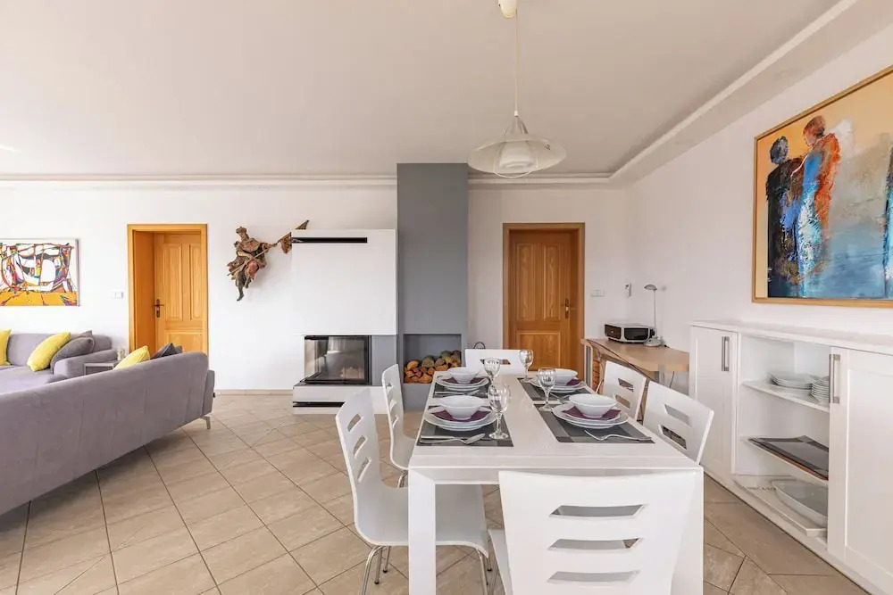 Villa-view pool bbq playground & fire pit