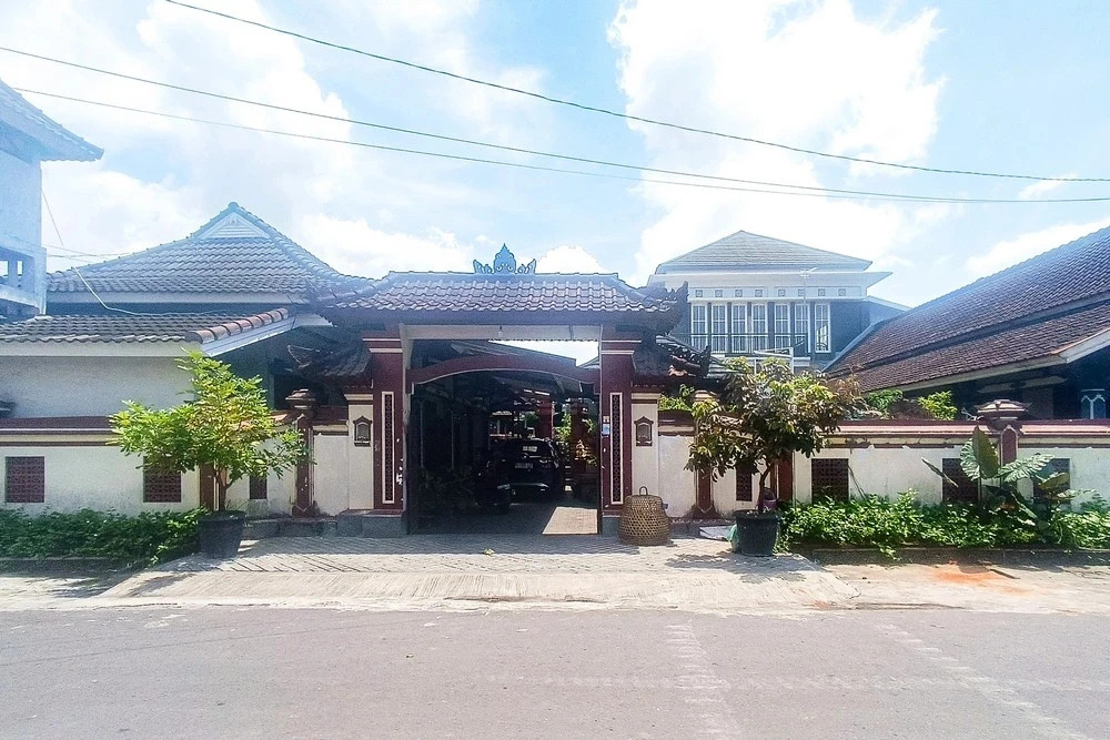 Astri Homestay Carkranegara Mataram Mitra RedDoorz
