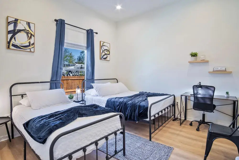 Stylish 3BR 2BA Urban Retreat Near Lively Downtown