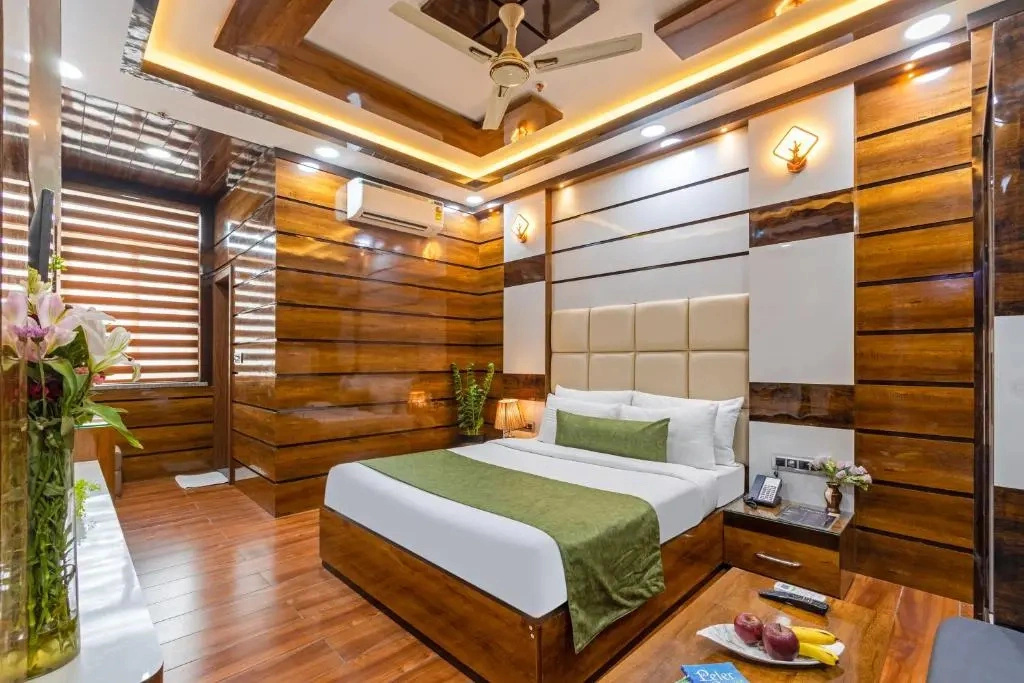 OPO Essential RODALI , Karol Bagh