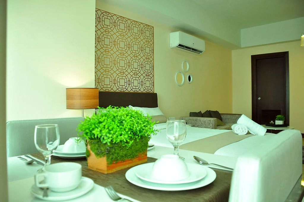 CSuites at Two Central Residences