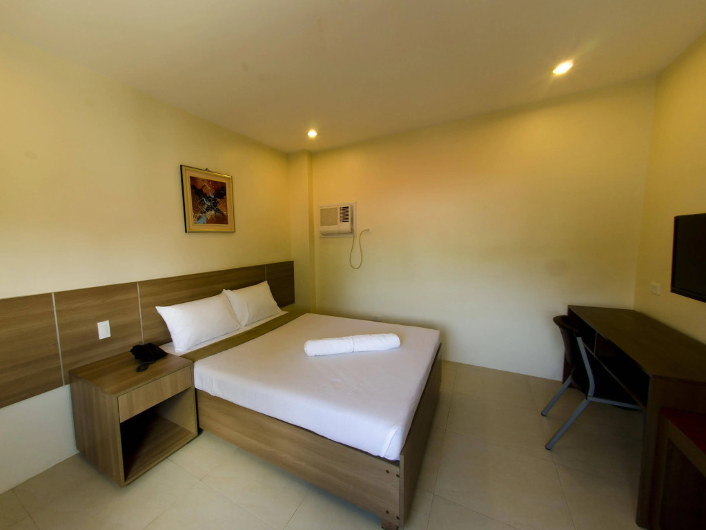 Adelfa Hotel