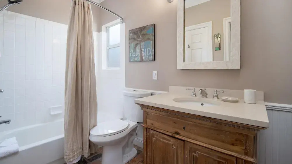 Sea Brees Crystal Shores