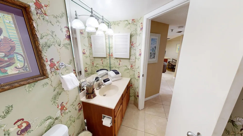 Inlet Reef 413 2 Bedroom Condo by RedAwning