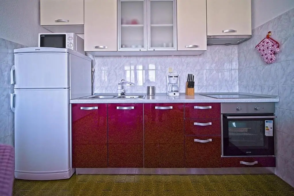 Apartment Pavo-80m from beach