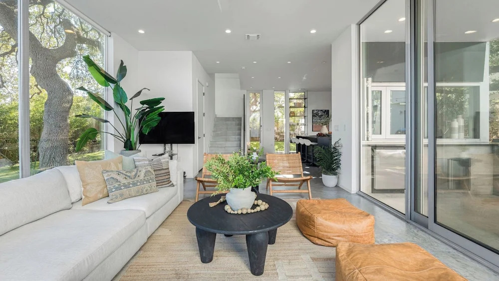 Luxe 6bdr Retreat w/ Putting Green + Game Room Bouldin Collective by Avantstay
