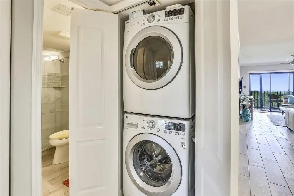 Land's End 303 building 10 All new Fully Updated Bright Granite