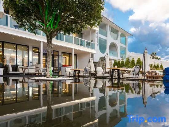 Yinhua Lake View Garden Hotel