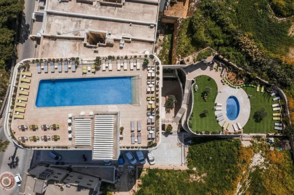 Reef Hotel & Spa