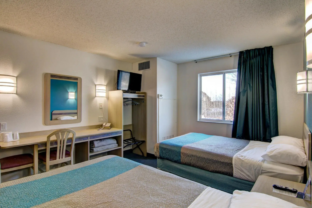 Motel 6 Menomonie