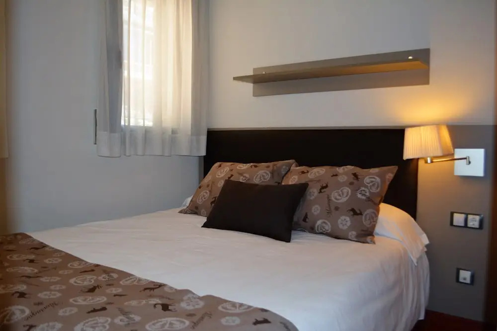 Peretol Apartments 1950M