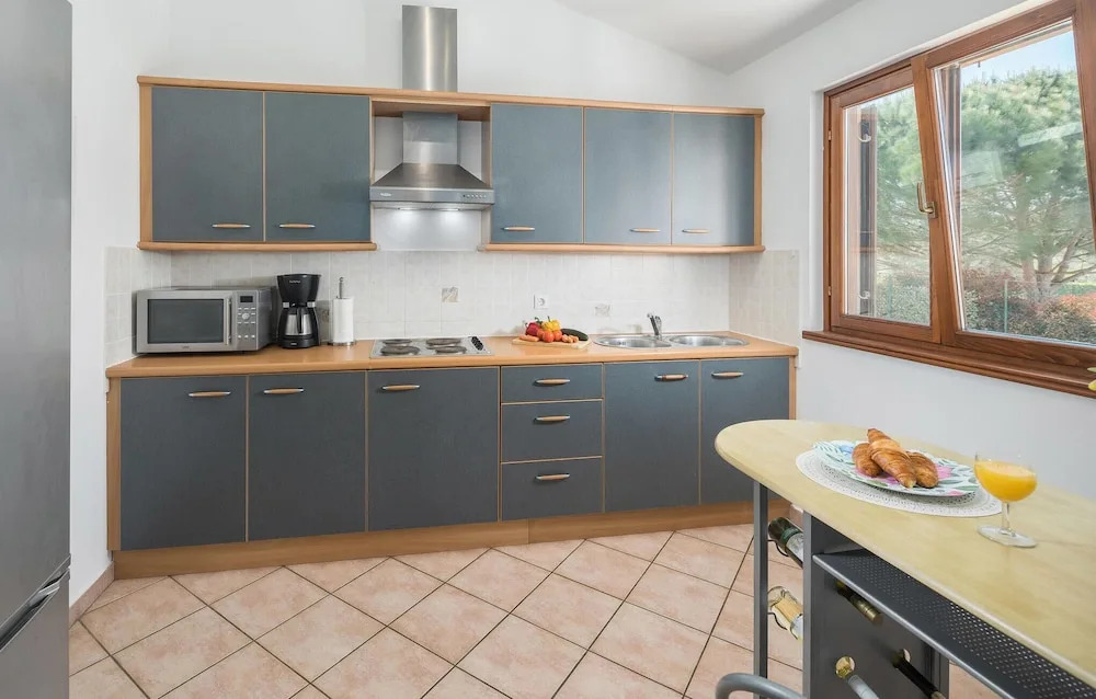 Amazing Home in Dracevac With Outdoor Swimming Pool, Wifi and 3 Bedrooms