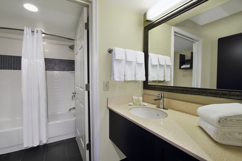 Staybridge Suites Tysons - McLean by IHG